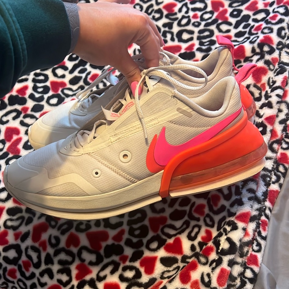 Women’s Nike shoes